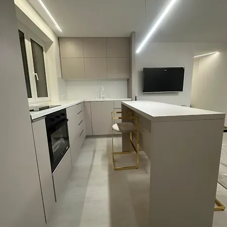 Metronom Elegance Centre Apartment