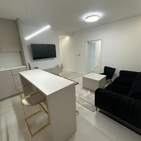 Metronom Elegance Centre Apartment